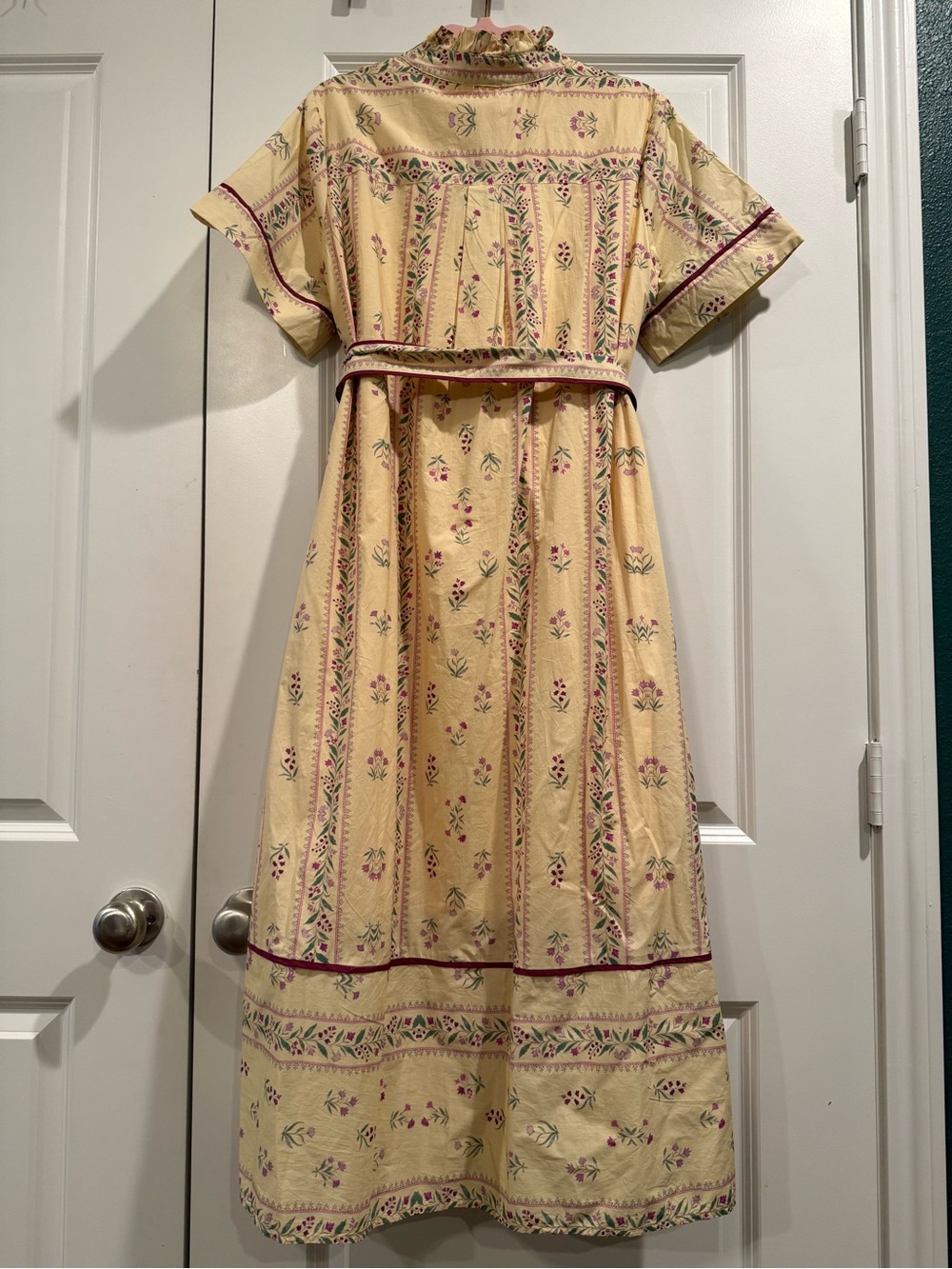 entro Pale Yellow Floral Midi Dress with Pink Trim - Picture 6 of 10